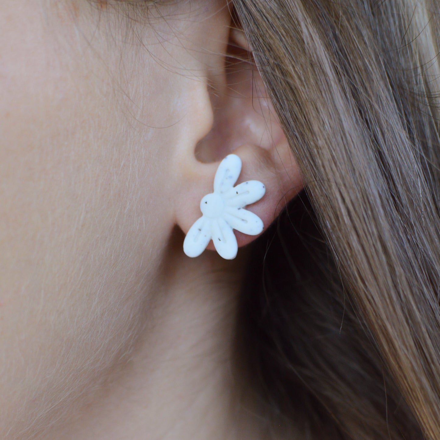 Ohrstecker Daisy weiß