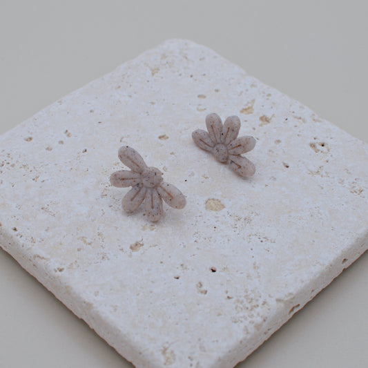 Ohrstecker Daisy beige