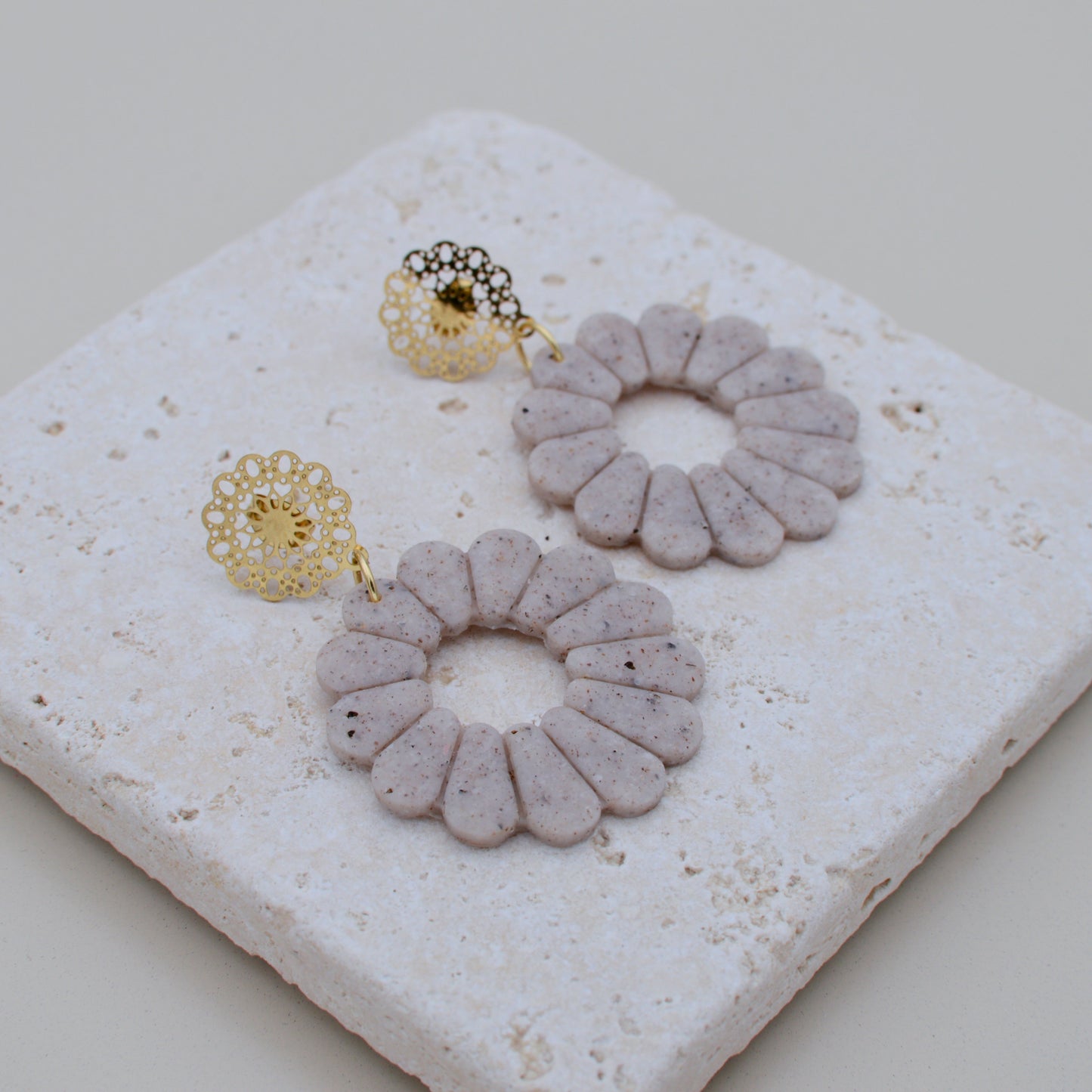 Ohrringe Floral beige