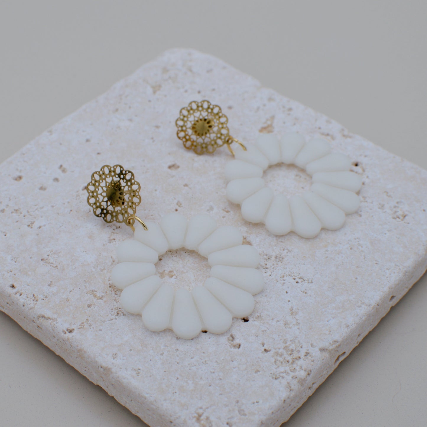 Ohrringe Floral Opaline