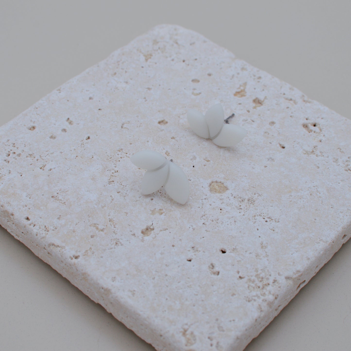Ohrstecker Lotus Opaline