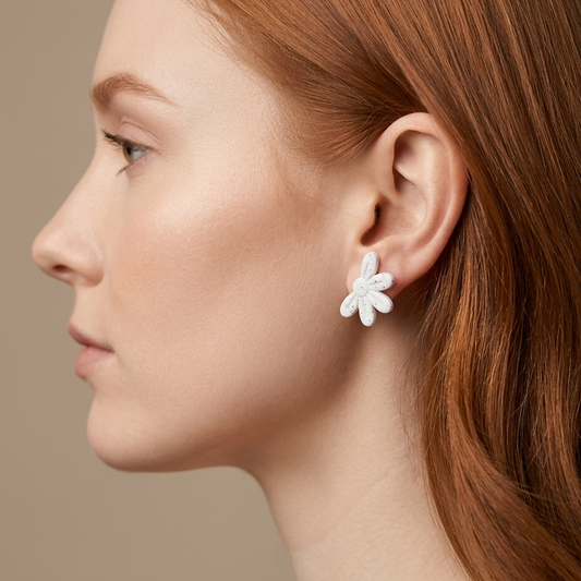 Ohrstecker Daisy weiß