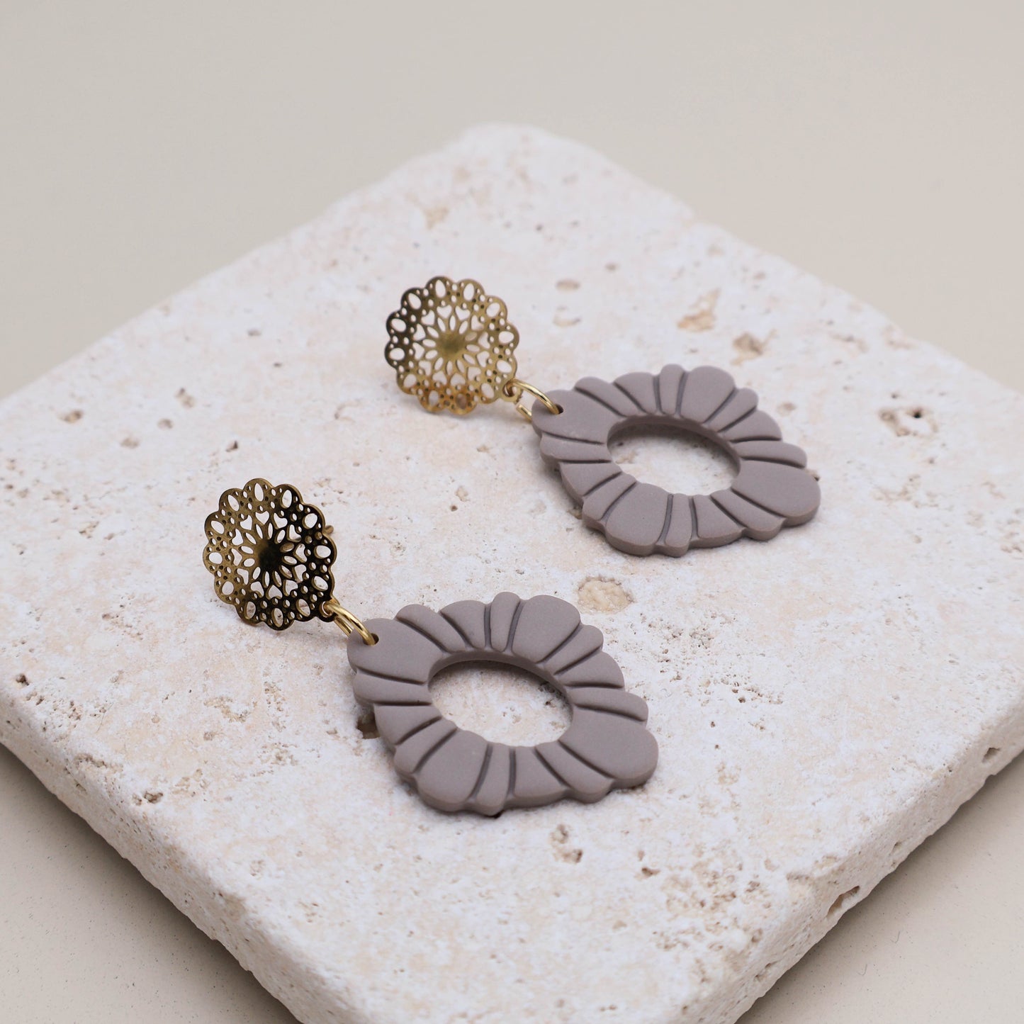 Ohrringe Boho Taupe